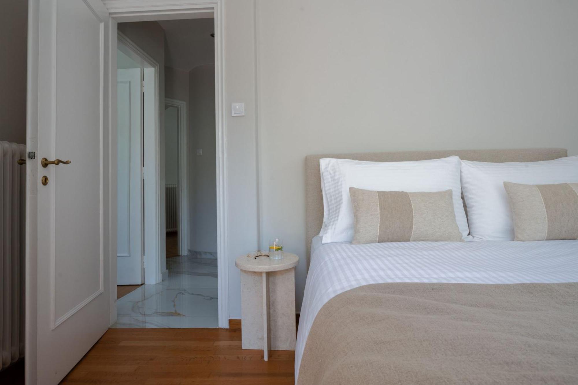 Acropolis Hideaway - Tranquil Retreat In Plaka Athens