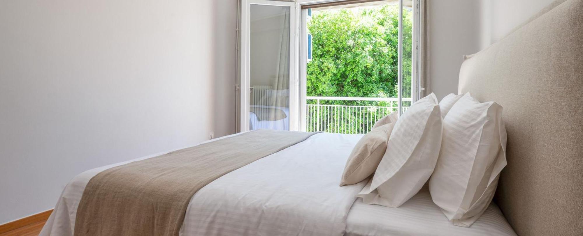 Acropolis Hideaway - Tranquil Retreat In Plaka